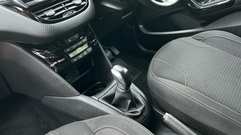 Peugeot 208 1.2 PureTech 82 Tech Edition 5dr [Start Stop] Petrol Hatchback